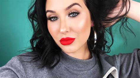Tips and Tricks for Using Jaclyn Hill's Black Magic Eyeshadow Palette